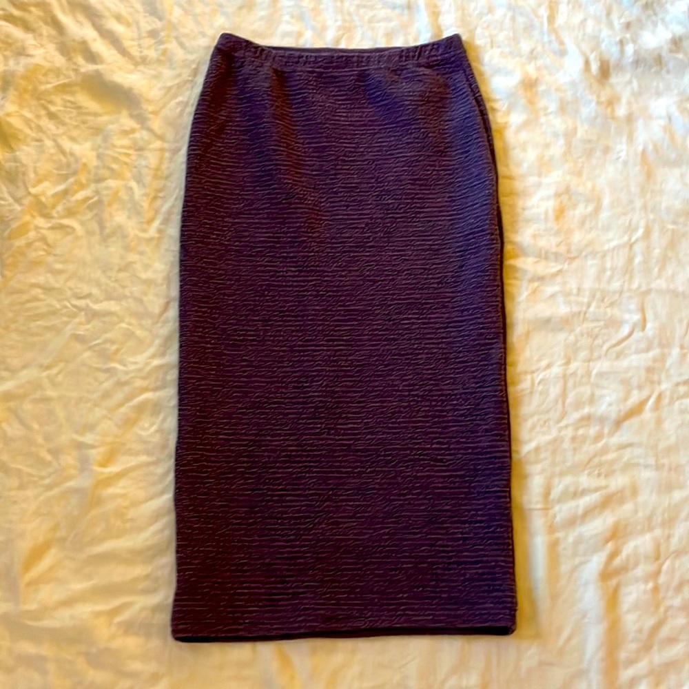 Women’s mid-calf pencil skirt, small.